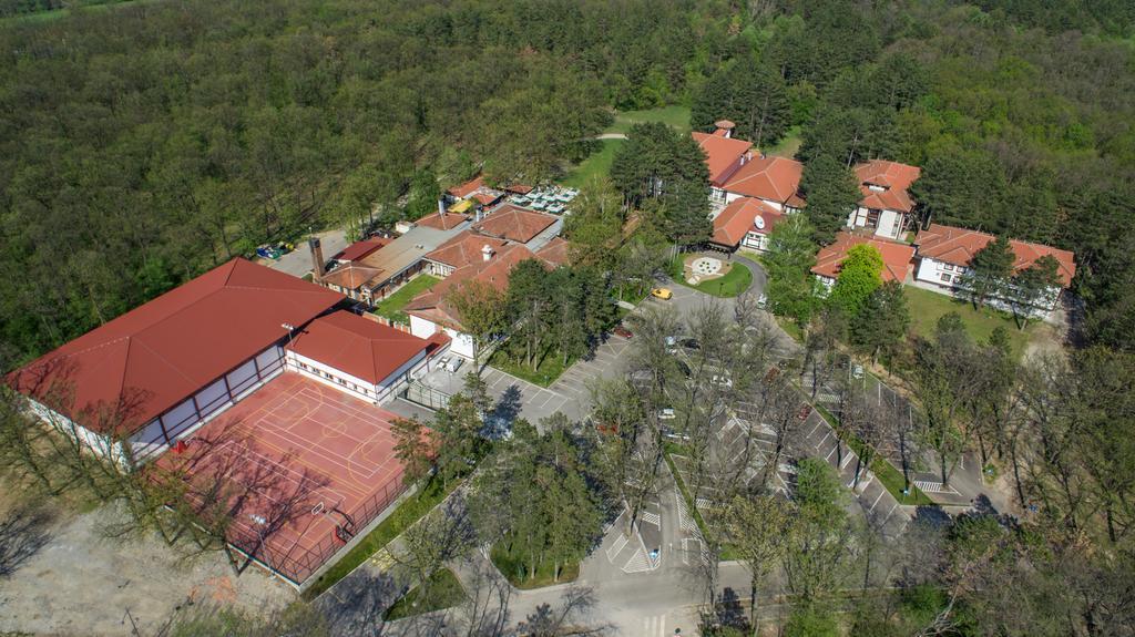 Sumarice Hotell Kragujevac Eksteriør bilde